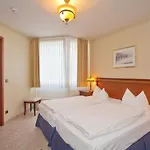 Seetelhotel Ostseehotel Entdeckerhotel An Der Ostsee Und Der Perfekte Startpunkt Fuer Ihre Inselabenteuer Szálloda