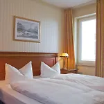 Seetelhotel Ostseehotel Entdeckerhotel An Der Ostsee Und Der Perfekte Startpunkt Fuer Ihre Inselabenteuer 4* Ahlbeck (Usedom)