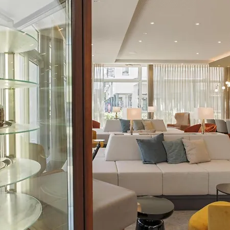 Seetelhotel Ostseehotel Entdeckerhotel An Der Ostsee Und Der Perfekte Startpunkt Fuer Ihre Inselabenteuer 4*
