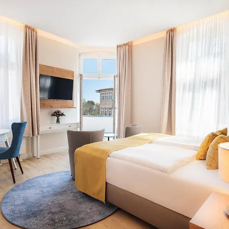 Seetelhotel Ostseehotel Entdeckerhotel An Der Ostsee Und Der Perfekte Startpunkt Fuer Ihre Inselabenteuer 4*