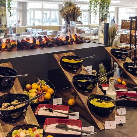 Seetelhotel Ostseehotel Entdeckerhotel An Der Ostsee Und Der Perfekte Startpunkt Fuer Ihre Inselabenteuer 4*