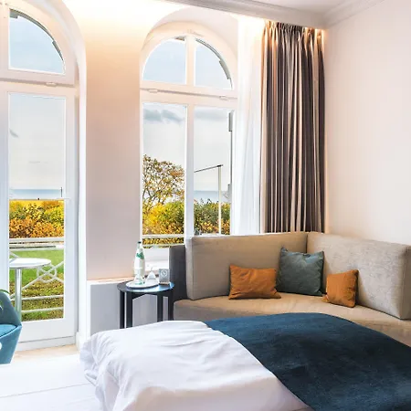 Seetelhotel Ostseehotel Entdeckerhotel An Der Ostsee Und Der Perfekte Startpunkt Fuer Ihre Inselabenteuer 4*