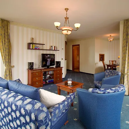 Hotell Seetelhotel Ostseehotel Entdeckerhotel An Der Ostsee Und Der Perfekte Startpunkt Fuer Ihre Inselabenteuer 4*