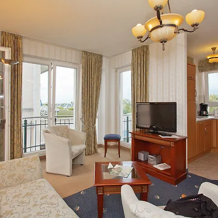 Hotell Seetelhotel Ostseehotel Entdeckerhotel An Der Ostsee Und Der Perfekte Startpunkt Fuer Ihre Inselabenteuer 4*