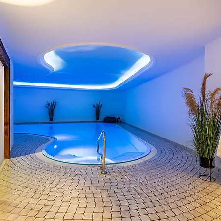 Seetelhotel Ostseehotel Entdeckerhotel An Der Ostsee Und Der Perfekte Startpunkt Fuer Ihre Inselabenteuer 호텔 Ahlbeck (Usedom)