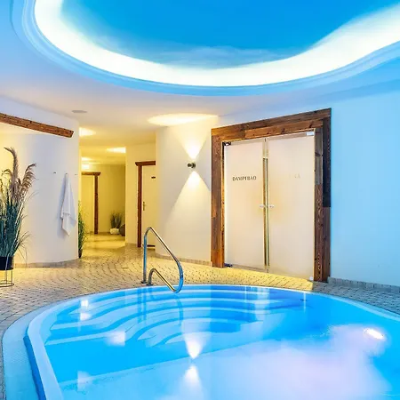 Seetelhotel Ostseehotel Entdeckerhotel An Der Ostsee Und Der Perfekte Startpunkt Fuer Ihre Inselabenteuer 4*