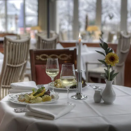 Otel Seetelhotel Ostseehotel Entdeckerhotel An Der Ostsee Und Der Perfekte Startpunkt Fuer Ihre Inselabenteuer 4*