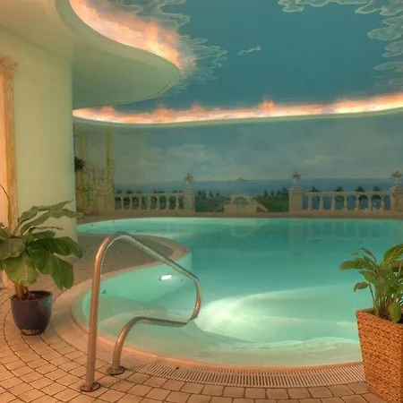 Hotell Seetelhotel Ostseehotel Entdeckerhotel An Der Ostsee Und Der Perfekte Startpunkt Fuer Ihre Inselabenteuer 4*