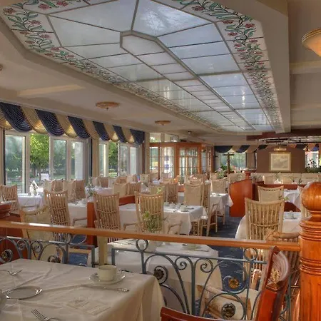 מלון Seetelhotel Ostseehotel Entdeckerhotel An Der Ostsee Und Der Perfekte Startpunkt Fuer Ihre Inselabenteuer
