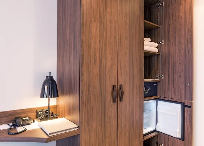 Seetelhotel Ostseehotel Entdeckerhotel An Der Ostsee Und Der Perfekte Startpunkt Fuer Ihre Inselabenteuer 4*