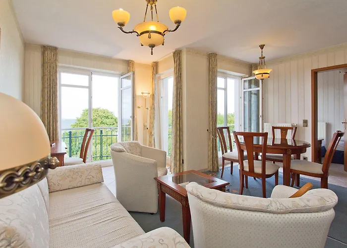 Hotel Seetelhotel Ostseehotel Entdeckerhotel An Der Ostsee Und Der Perfekte Startpunkt Fuer Ihre Inselabenteuer 4*