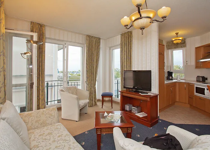 Hotel Seetelhotel Ostseehotel Entdeckerhotel An Der Ostsee Und Der Perfekte Startpunkt Fuer Ihre Inselabenteuer 4*